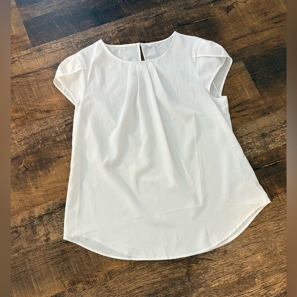 Amazon Classic White Women's Blouse